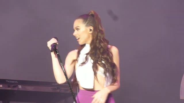 Hailee Steinfeld - Capital Letters (2018 Voicenotes Tour W/ Charlie Puth - Boston, MA)