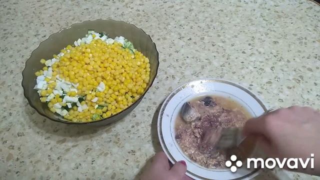 Салат с пекинской капустой и тунцом. Рецепт. смотреть онлайн