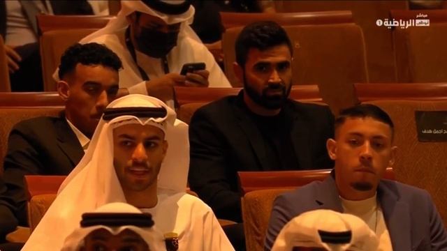 Сергей Ребров признан лучшим тренером в ОАЭ смотреть онлайн