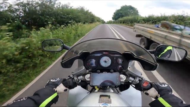 Why did I Get A Honda VFR750 ? смотреть онлайн