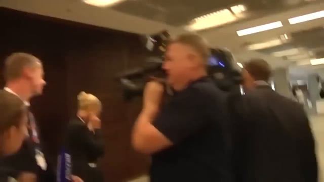 Президент Литвы Даля Грибаускайте демонстративно отказалась ответить на вопросы российских журнашлю смотреть онлайн