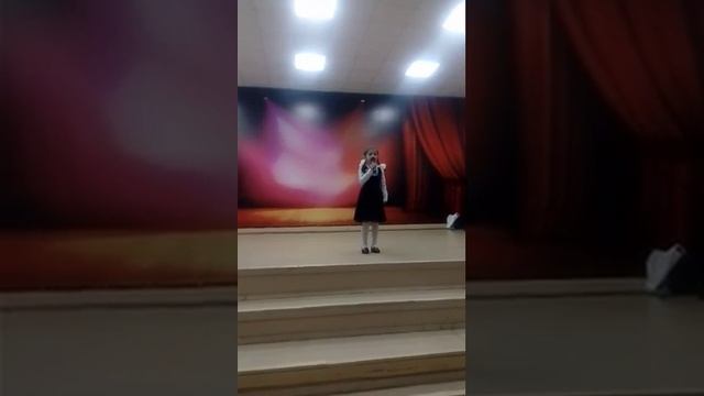 Стих Ходит наша бабушка палочкой стуча (Карина Одинцова, 8 лет) смотреть онлайн