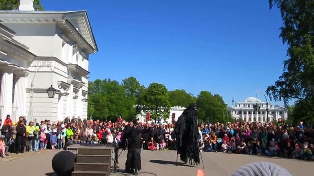 MVI 3218 Птицы. Фестиваль уличных театров.04.06.2017. смотреть онлайн