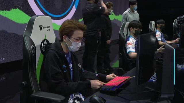 300IQ mouse and keyboard measurement at MSI 2021 смотреть онлайн