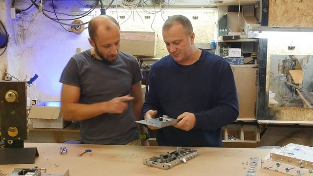 Обзор замков и сравнение CISA 986, Mottura 787, Mottura 939 / Как защитить входной замок? смотреть онлайн