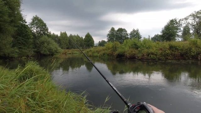 Трудовая Рыбалка в Грозу! Спиннинг под проливным Дождем! смотреть онлайн
