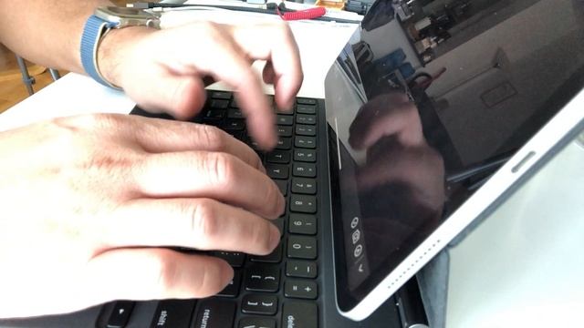 iPad Pro Magic Keyboard - Unboxing and Review смотреть онлайн