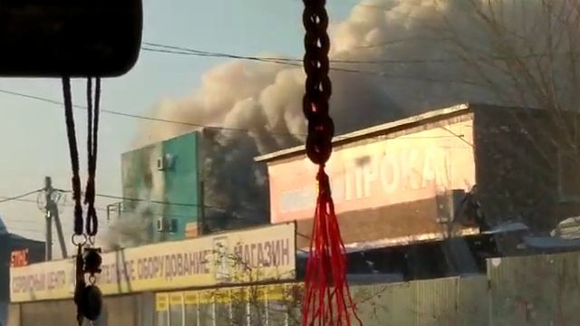 Пожар на пересечении 7 Северной и Вавилова. В ЦАО Омска. смотреть онлайн
