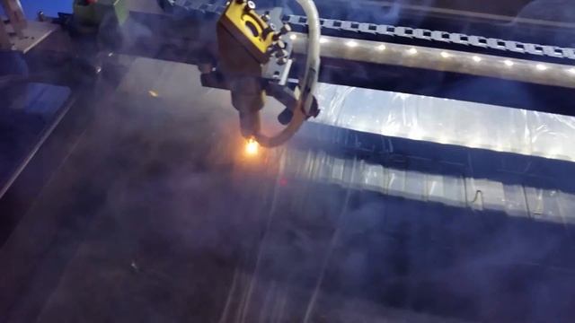 Лазерная резка трафарета из пластика 0.5 мм смотреть онлайн