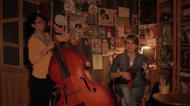 Favorite song (Kaiser Cartel cover) Double bass and ukulele смотреть онлайн