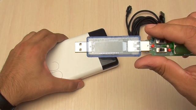 Power Bank Romoss LT20 20000 mah и Micro USB кабель Baseus смотреть онлайн