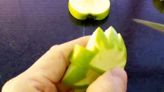 Apple Carvings Украшения из фруктов. Карвинг из яблок Очень красивый десерт! Decorations from fruit смотреть онлайн