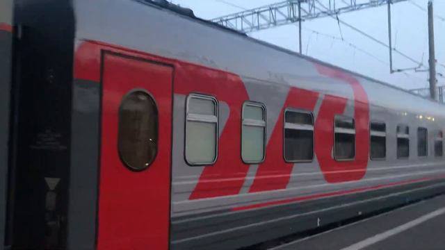 ТЭМ18В 025 и поезд №286/287 Санкт-Петербург—Москва и сцепка ЧС6 025. смотреть онлайн