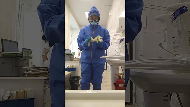 надевание противочумного костюма смотреть онлайн