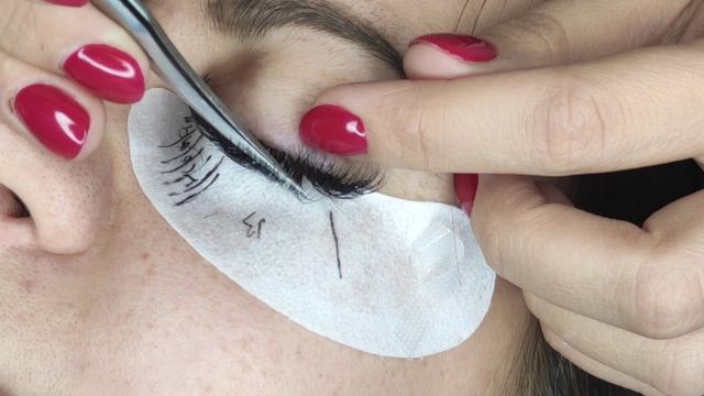 КАК БЫСТРО ПРОВЕРИТЬ РАБОТУ НА СКЛЕЙКИ. НАРАЩИВАНИЕ РЕСНИЦ смотреть онлайн