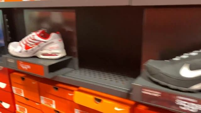 At Nike Winter Garden!!! смотреть онлайн