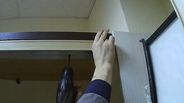 Монтаж раздвижных дверей в проем шкафа.