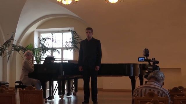 Роняет лес багряный свой убор (исп. Олег Давыдов) смотреть онлайн