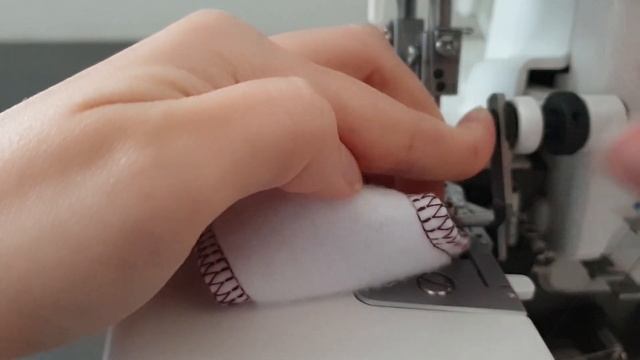 Как шить по кругу на оверлоке. Красивая оверлочная строчка по кругу смотреть онлайн