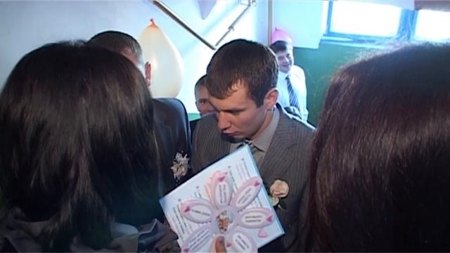 Задания и вопросы для жениха и его друзей, выкуп на свадьбе смотреть онлайн