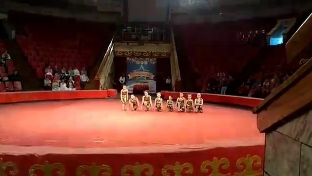 Танец " современный микс" с элементами гимнастики и акробатики смотреть онлайн