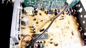 Из кассетной магнитолы  делаем  усилитель для стерео центра,как в ней  сделать линейный вход AUX.