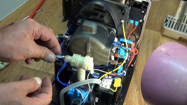 Кофеварка Zepter Zespresso ПОДТЕКАЕТ!!! смотреть онлайн