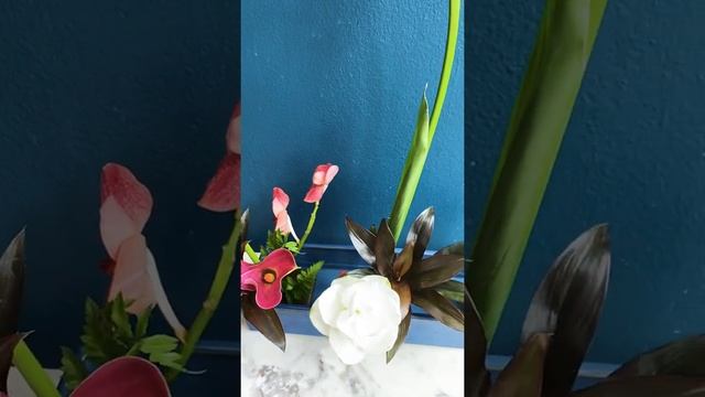 One row form - Calla lilies смотреть онлайн