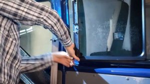 Замена рамкомплекта сдвижного окна форточки Фольксваген Т5 продллжение 10 октября 2021 г.