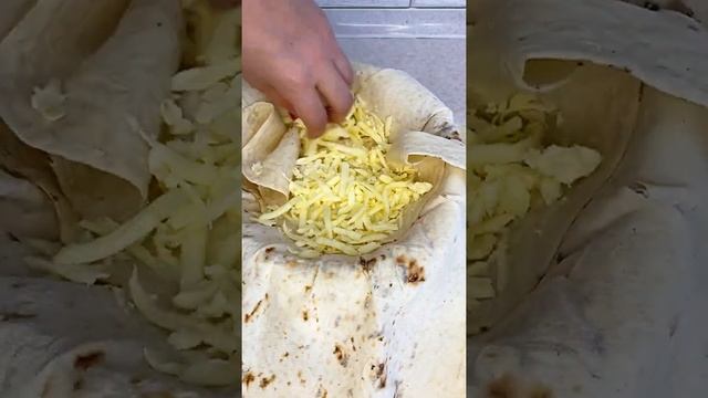 ПИРОГ С СЫРОМ САБУРАНИ ИЗ ЛАВАША - ОСЕТИНСКАЯ КУХНЯ #fantfood смотреть онлайн