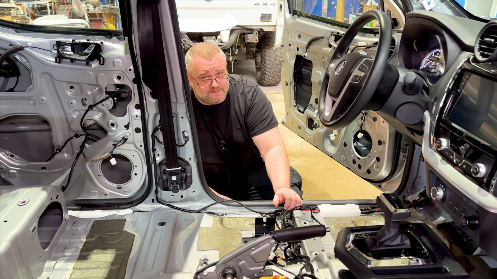 Dong Feng - Разобрали китайский пикап! смотреть онлайн