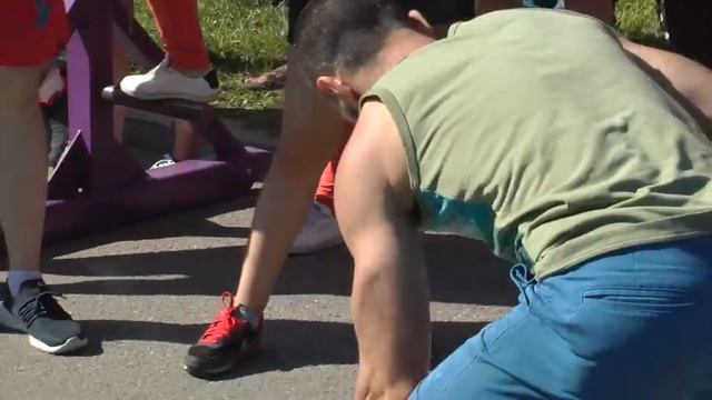 Виктор Блуд зарубился со Стронгменами.