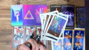 Будете ли Вы вместе? Совместимость. Аналитика на Таро. 24.01.2022 mp4