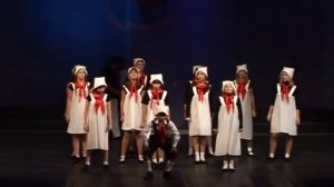 Коричневая пуговка. Эстрадная студия "Апельсин".