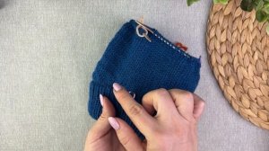 Детский вязаный костюм спицами. Детские штанишки спицами. Подробный мастер класс.