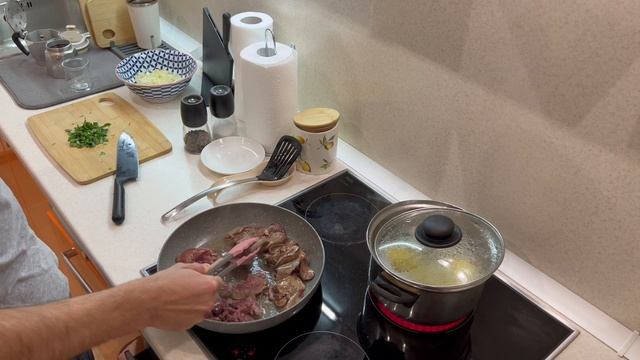 Куриная печень с отварным картофелем