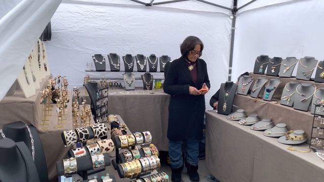 Complete Walk of Bryant Park Spring Market 2022 смотреть онлайн