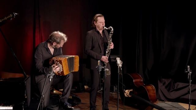 Couch Konzert No. 14 Quadro Nuevo plays Tango Nuevo - Astor Piazzolla's 100th birthday! смотреть онлайн