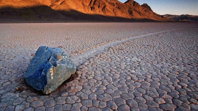 Тайна движущихся камней в Долине смерти смотреть онлайн