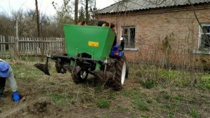 Посадка картофеля минитрактором Jinma240 и двухрядная сажалка Bomet