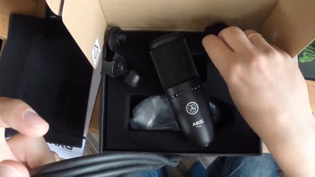Распаковка конденсаторного микрофона AKG P120 смотреть онлайн