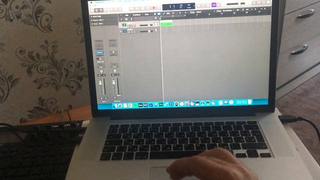 Logic Pro X. Как подключить внешний синтезатор. смотреть онлайн