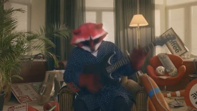 ЭТОТ ЕНОТ ИГРАЕТ НА ГИТАРЕ ЛУЧШЕ НЕКОТОРЫХ ЛЮДЕЙ!!! смотреть онлайн