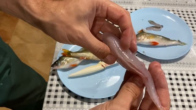 Как быстро почистить окуня! Филе из окуня смотреть онлайн
