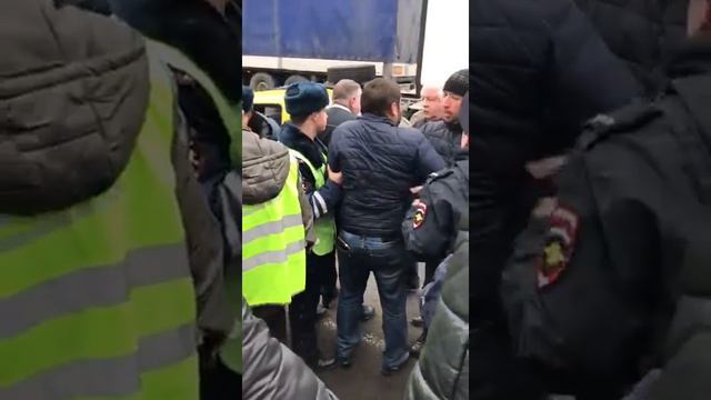 Задержание в Санкт-Петербурге смотреть онлайн