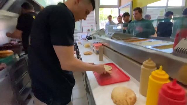 ZAPOSLIO SAM SE U FAST FOOD-u NA 1 DAN! ? смотреть онлайн