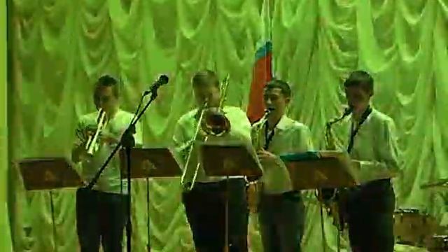 Белгородский духовой оркестр в Доме офицеров играет "Розовую пантеру" смотреть онлайн