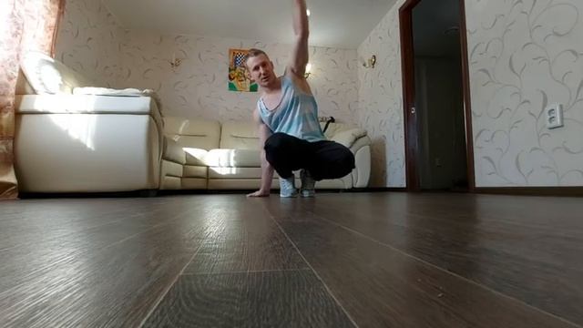 Видео-урок от Школы Брейк Данса (ДК "Россия") смотреть онлайн