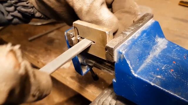 Охотничий нож №70 из K390 bohler, как сделать больстер/knife bolster manufactiring смотреть онлайн