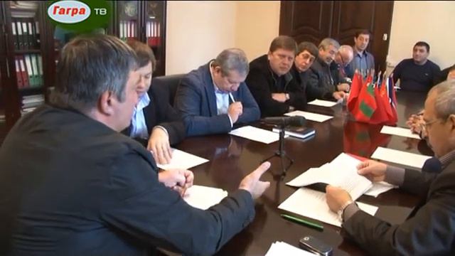 В администрации Гагрского района состоялось совещание по мерам защиты населения от короновируса смотреть онлайн